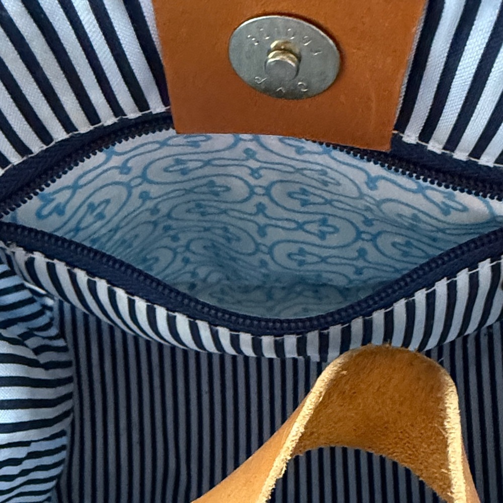 Elegant Blue and White Woven Tote with Tan Leather Straps - Picture 7 of 13
